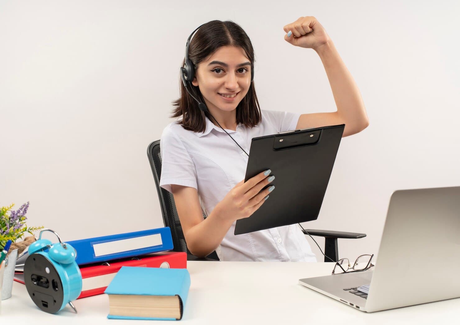 Working professional learning online with certificate and diploma courses to get high-paying jobs in India
